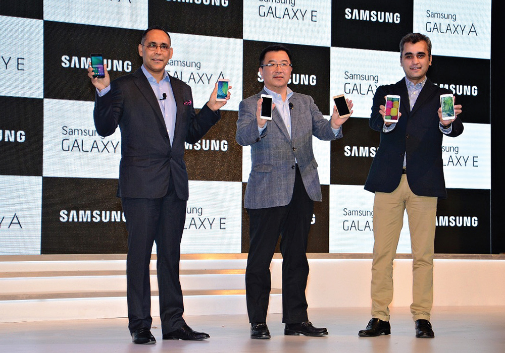 J(30_2015_Samsung-launches)2